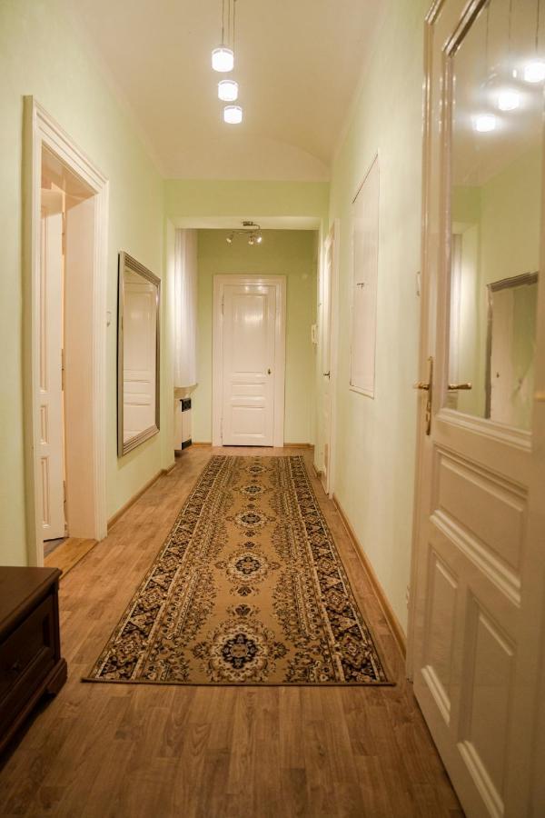 Helen Homestay Vaclavske Namesti プラハ エクステリア 写真
