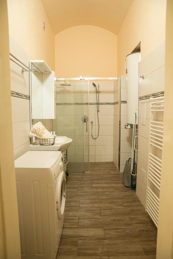 Helen Homestay Vaclavske Namesti プラハ エクステリア 写真