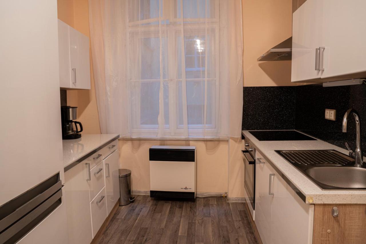 Helen Homestay Vaclavske Namesti プラハ エクステリア 写真