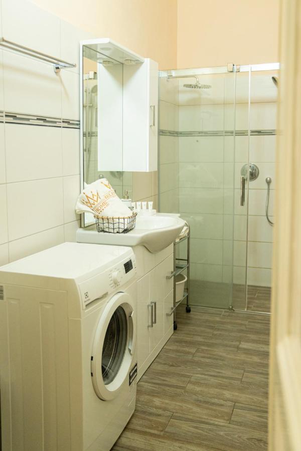 Helen Homestay Vaclavske Namesti プラハ エクステリア 写真