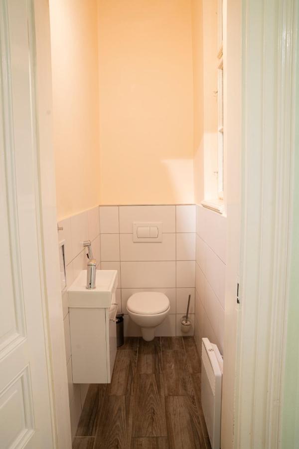 Helen Homestay Vaclavske Namesti プラハ エクステリア 写真