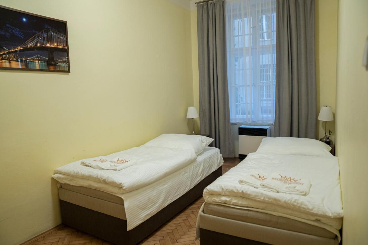 Helen Homestay Vaclavske Namesti プラハ エクステリア 写真