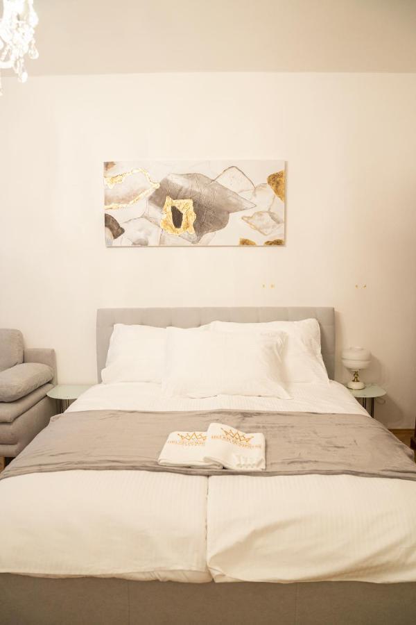 Helen Homestay Vaclavske Namesti プラハ エクステリア 写真