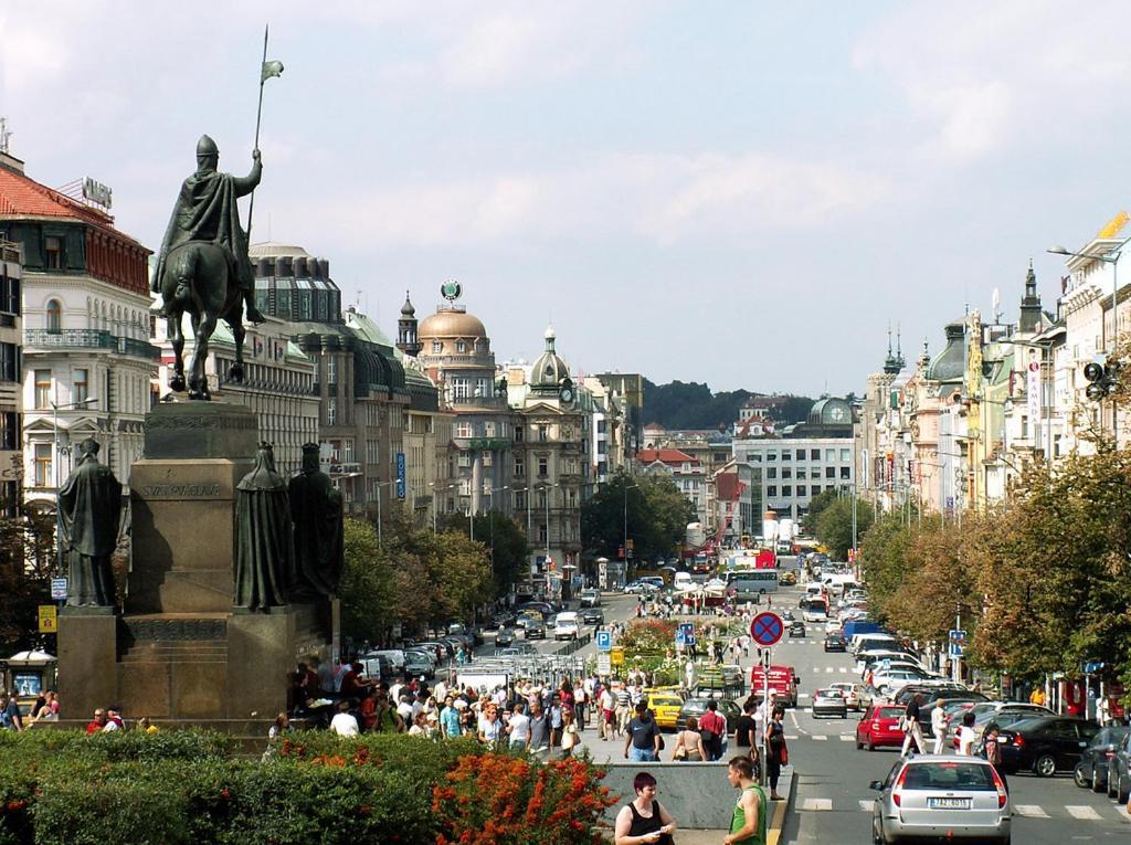 Helen Homestay Vaclavske Namesti プラハ エクステリア 写真