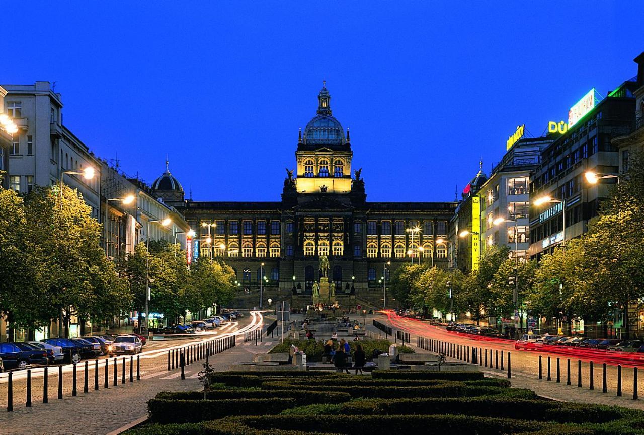 Helen Homestay Vaclavske Namesti プラハ エクステリア 写真